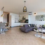 Apartman 3 Bedroom In Marina