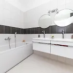 3 Bedroom In Apartman Marina