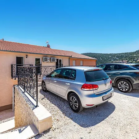 3 Bedroom In Marina