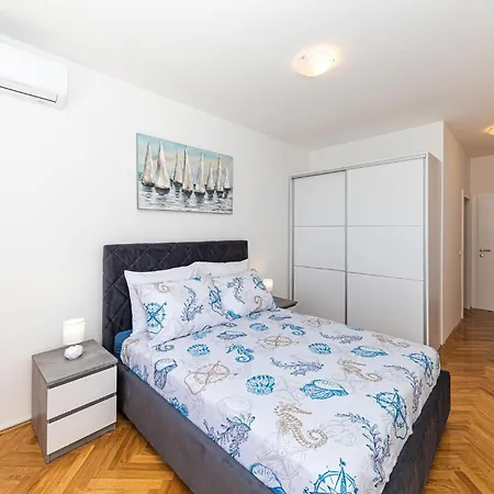 3 Bedroom In Lägenhet *