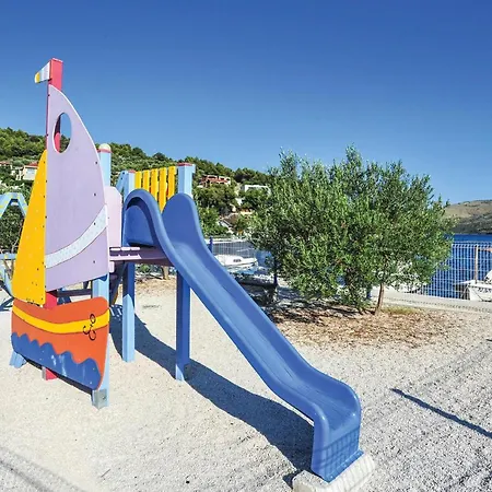 Lägenhet 3 Bedroom In Marina