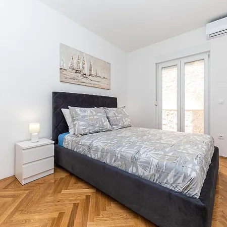 Apartman 3 Bedroom In Marina