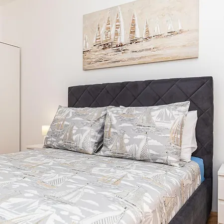 3 Bedroom In * Marina